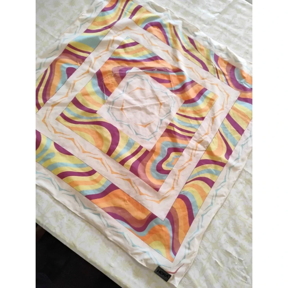 U HOKA TOPO BANDANA